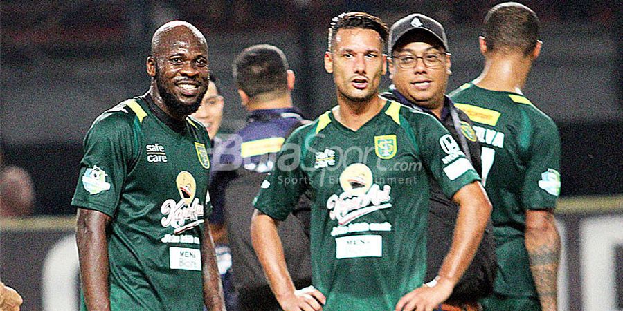 Persebaya Vs Borneo FC - Bajul Ijo Kalah, Laga Diwarnai Pertikaian dan Ambulan yang Masuk ke Lapangan