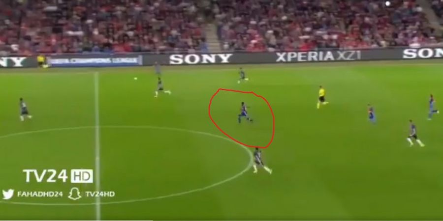 VIDEO - Buang Bola dari Tendangan Pojok, Berlari Sepanjang Lapangan dan Cetak Gol, Pemain FC Basel ini Hanya Butuh 12 Detik!