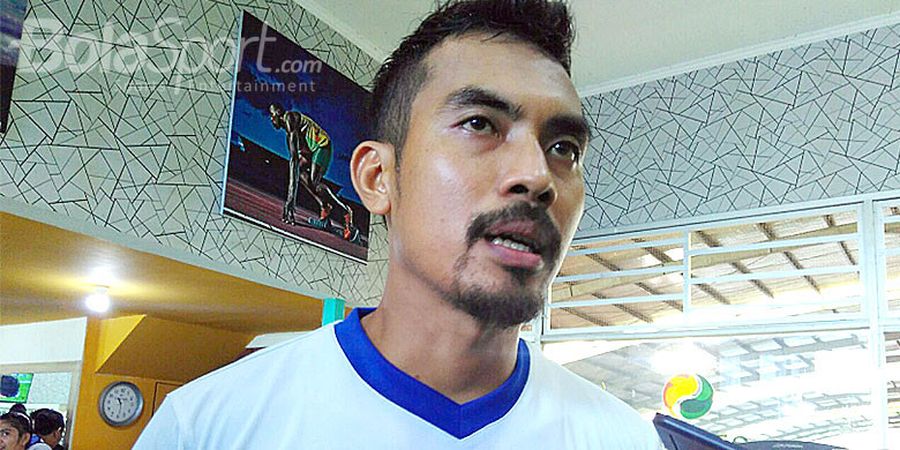 Diusir Wasit, Eks Kiper Persib Lewati Debut Pahit Bersama PSM Makassar