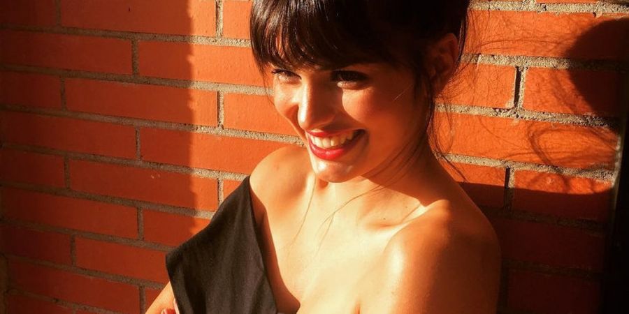 Foto Eksklusif! Aktris Seksi Ini Terciduk Bermesraan dengan Bintang Real Madrid