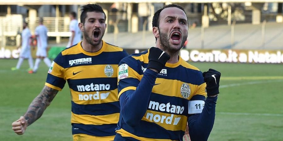 Si Gila Top Scorer, Hellas Verona Kembali ke Serie A