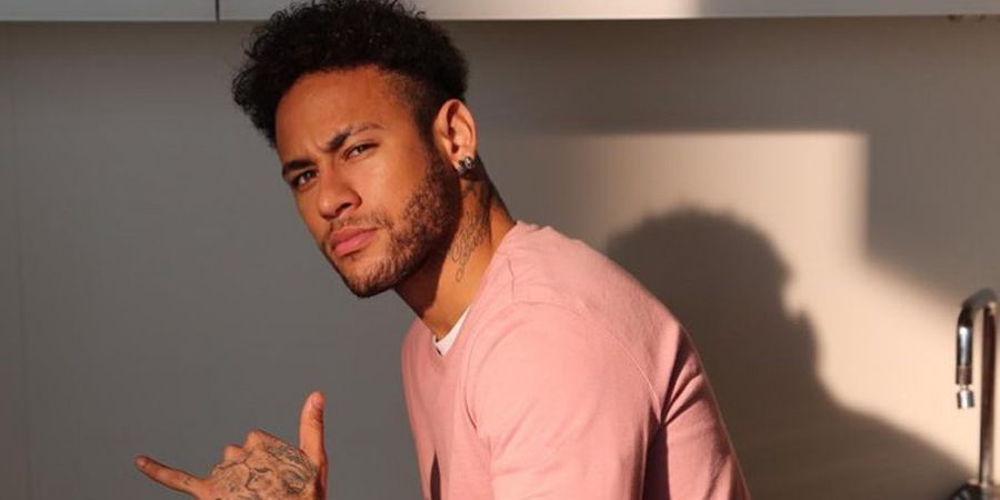 Ngakak! Neymar dan Paulinho Dicuekin Para Pemain Timnas Brasil Meski Berada di Satu Meja