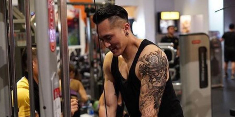 GALERI FOTO - Lagi Viral! Aksi Death Drop yang Memakan Korban, Mending Lihat Pose Seksi Demian Aditya Aja Yuk ketika di Gym