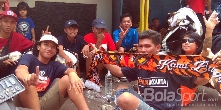 Jelang Laga Bali United Vs Persija, Jakmania Transit di Kantor Arema FC