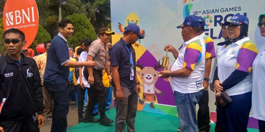 Ribuan Warga Serang Antusias Sambut Kirab Obor Asian Games 2018
