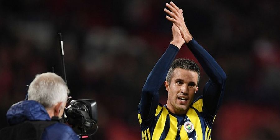 Robin van Persie Dihukum Federasi Sepak Bola Turki