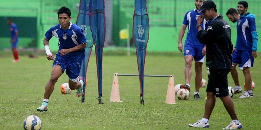 Tak Lagi Muda, Ahmad Bustomi Pastikan Siap Bersaing dengan Pemain Muda