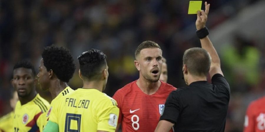 Mantan Wasit Inggris Beri Penjelasan soal Insiden Tandukan Gelandang Kolombia kepada Jordan Henderson