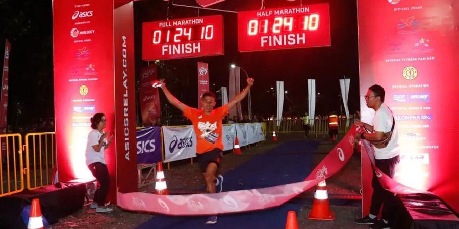 Pelari Perempuan 74 Tahun Ikut Ajang Maraton Beregu Asics Relay Indonesia 2018
