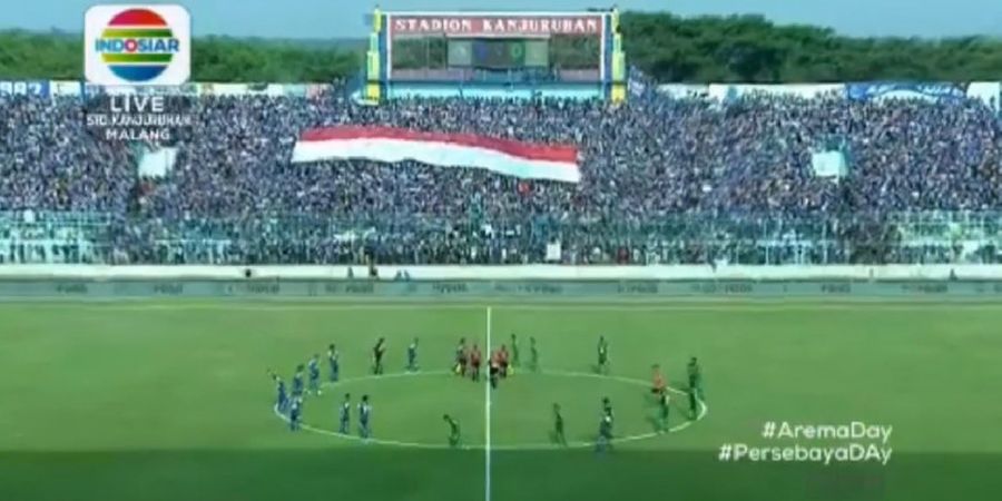 Arema Vs Persebaya - Laga Sarat Gengsi Dimulai dengan Mengheningkan Cipta untuk Tsunami Palu