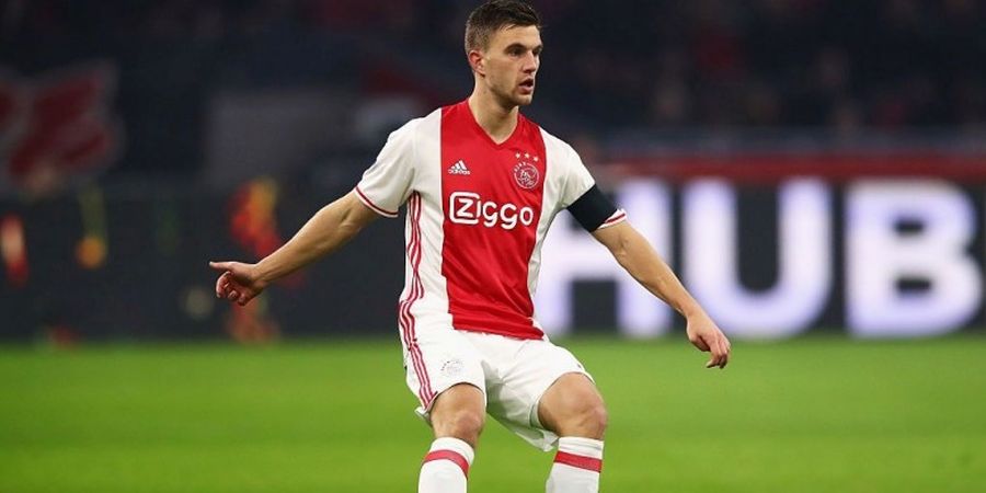 Pro Kontra Tindakan Pemain Ajax yang Dianggap Tidak Sportif 