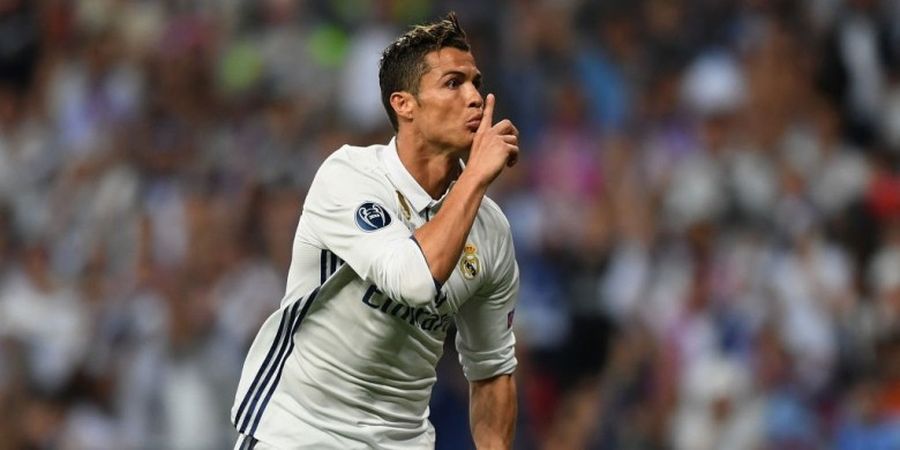 Cristiano Ronaldo Miliki Koleksi Tiga Sepatu Berlapis Berlian 