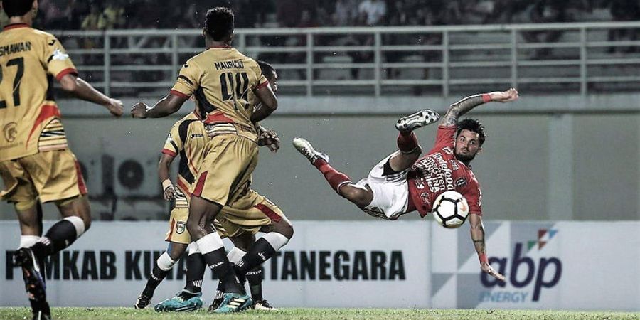 Wujud Syukur dan Terima Kasih Stefano Lilipaly Saat Jadi Pencetak Gol Terbanyak Sementara Bali United 