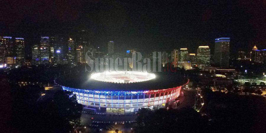 GALERI FOTO - Uji Lampu Stadion GBK Jelang Timnas Indonesia Versus Islandia