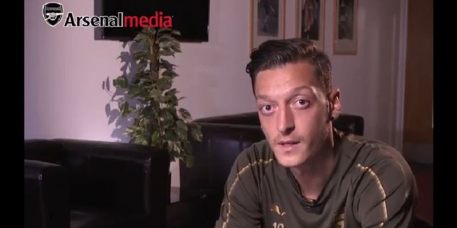 6 Pemain Arsenal Tumbang, Mesut Oezil Muncul Beri Kabar Bahagia