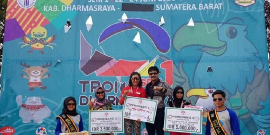 Atlet Sumatera Barat Kuasai Paragliding TROI Seri Pertama