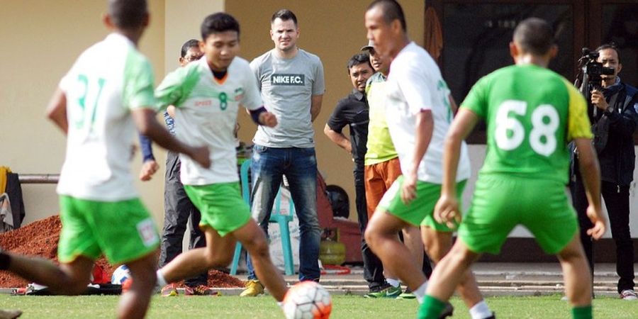 Simon McMenemy Senang Skuat Bhayangkara FC Semakin Lengkap