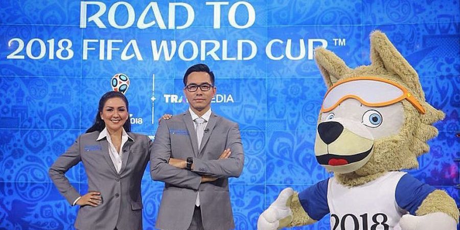 13 Hari Jelang Piala Dunia 2018, Darius Sinathrya dan Donna Agnesia Pamer Skuat Lengkap Pakai Jersey Tim Kesayangan