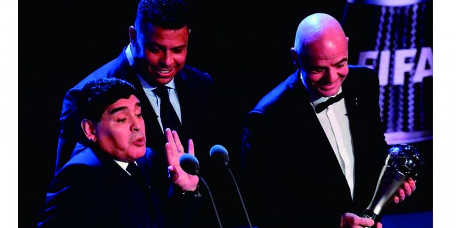 Begini Gaya Unik Diego Maradona dalam Acara FIFA Football Award 2017