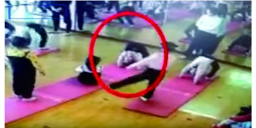 Seorang Gadis Cilik Terancam Lumpuh Seumur Hidup Setelah lakukan Pose Yoga di Sebuah tempat Kursus Tak Berlisensi di China