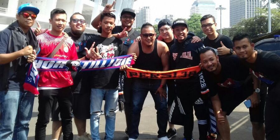 Inilah Kelompok Suporter asal Malaysia Pertama yang Berani Bertandang ke SUGBK