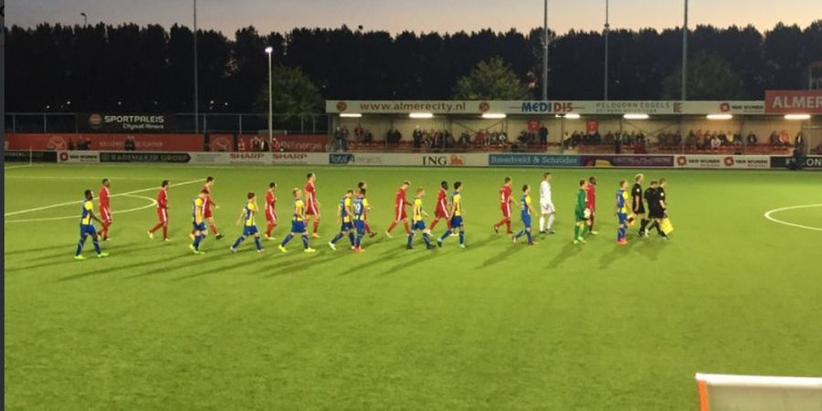 Ezra Walian Main 90 Menit Penuh, Almere City Tahan Imbang FC Oss