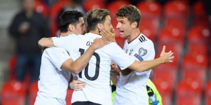 Jerman Lumat Norwegia 6-0, Ternyata ada Kebetulan Unik di Gol Mesut Ozil dan Julian Draxler