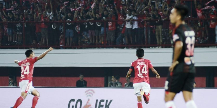 Bali United Vs Persipura - Tendangan Keras Fadhil Sausu Bawa Serdadu Tridatu Unggul di Babak Pertama