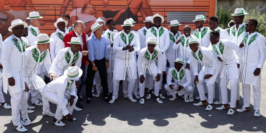 Netizen Sebut Timnas Nigeria Pergi ke Rusia dengan Mengenakan Pakaian Lebaran