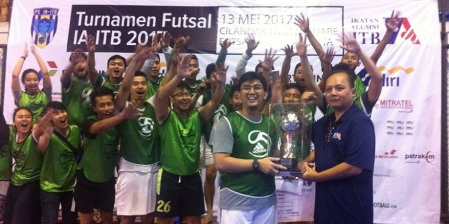 Berkompetisi dan Silaturahmi di Turnamen Futsal IA-ITB