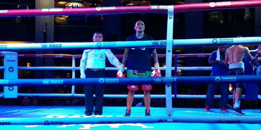 Stevie Ongen Pastikan Menang TKO pada Mahkota Boxing Superseries