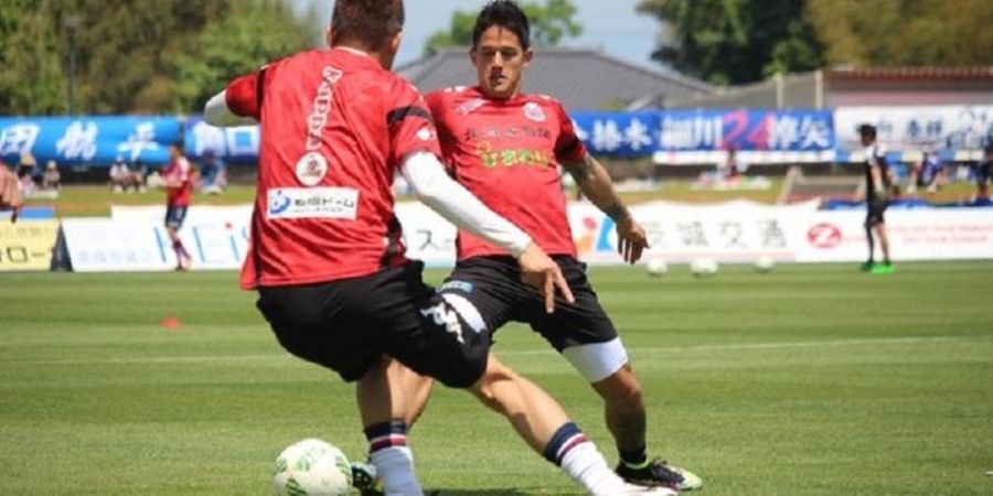 Perbandingan Nasib Chanathip Songkrasin dan Irfan Bachdim di Klub Liga Jepang