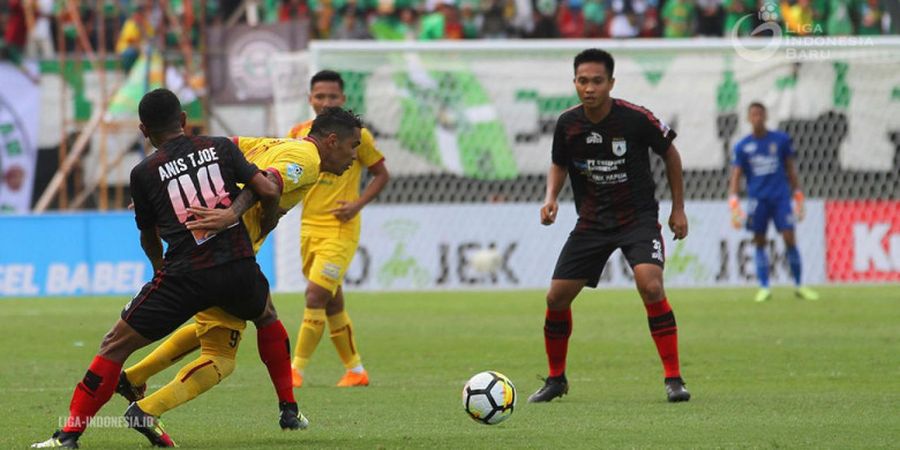Persipura Vs Sriwijaya FC - Skuat Mutiara Hitam Hanya Menang Tipis Akibat Aksi Impresif Teja Paku Alam