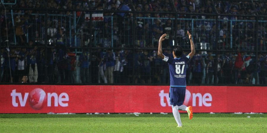 Arema FC Vs Semen Padang - 45 Menit Pertama Milik Singo Edan