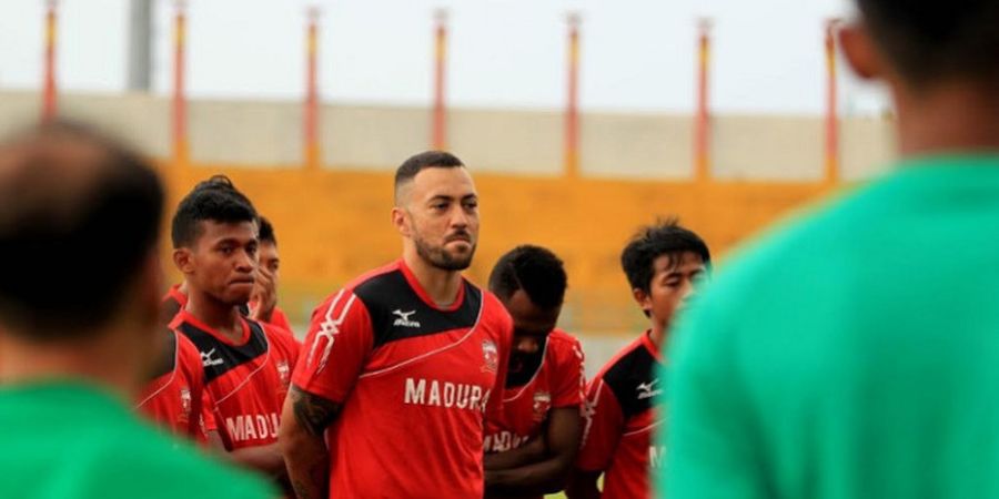 Alasan Madura United Sodorkan Kontrak ke Marcel Sacramento
