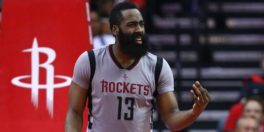 Sumbang Korban Badai Harvey, James Harden Janji Akan Pensiun di Houston