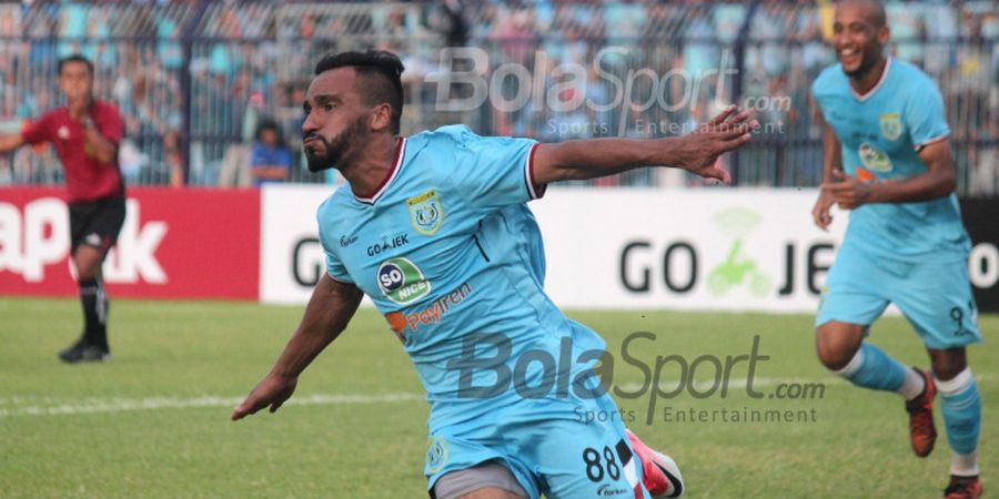 Persela Lamongan Vs PSM Makassar -  Berbagi Angka di Babak Pertama