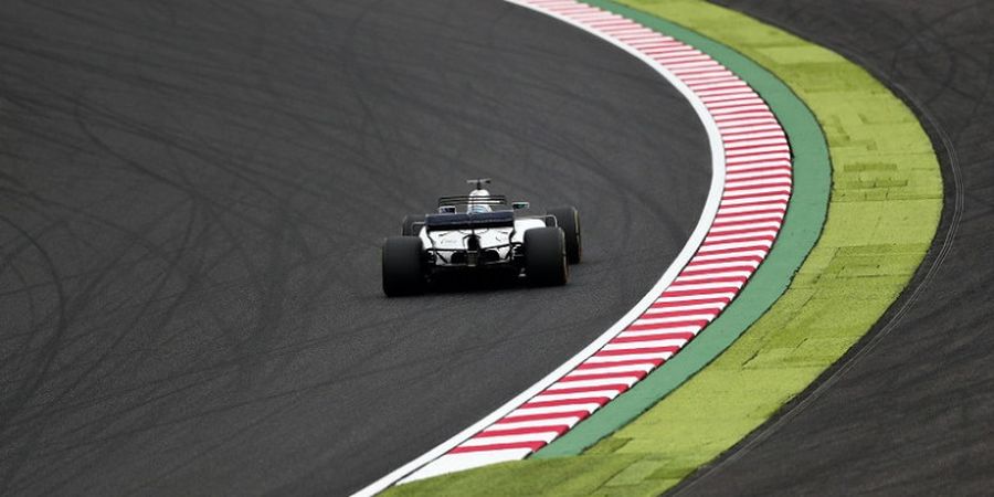 Hamilton Taklukkan Lintasan Basah pada Latihan Kedua GP Jepang