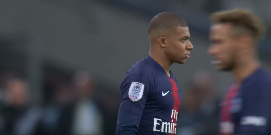 Kylian Mbappe Singkirkan Cristiano Ronaldo dari Kamarnya