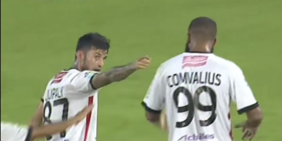 VIDEO - Gol Stefano Lilipaly Setelah Drama Perkelahian dengan Sylvano Comvalius Antarkan Bali United ke Jalur Juara Liga 1