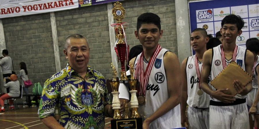 Jateng dan Jatim Juara Kejurnas Basket U-16