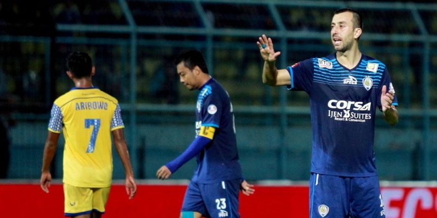 Lawan PS TNI, Arema Kejar Clean Sheet Tanpa Goran Gancev