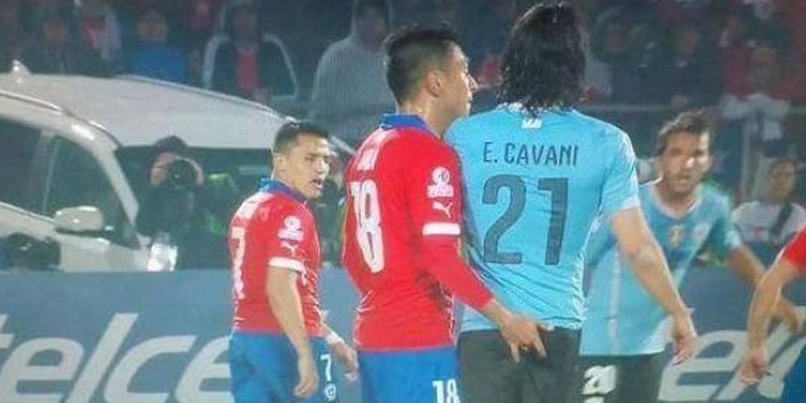 Soal Insiden Pantat Dicolek, Cavani Sudah Move On