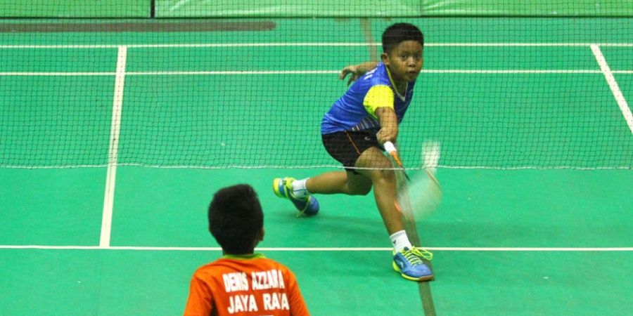 Dennis Azzarya ke Semifinal pada Sirnas-Milo Badminton Competition di Malang