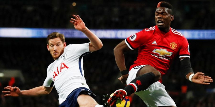 Dalam Keadaan Tanpa Bola, Bek Tottenham Hotspur Ini Cekik Leher Gelandang Manchester United