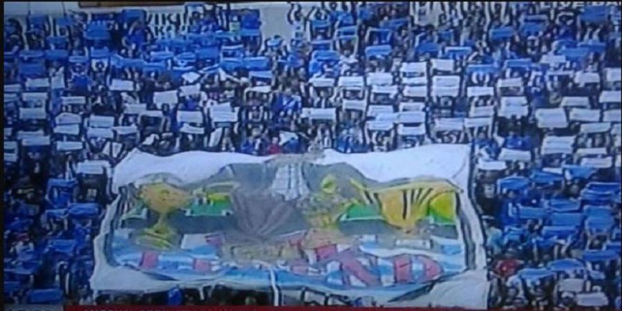 Persib Bandung Vs Perseru Serui - Ada Sosok Ini di Banner Suporter Persib Bandung