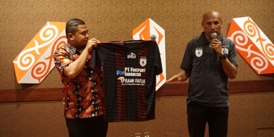 Persipura Tekan Harga Jersey Barunya agar Semakin Terjangkau