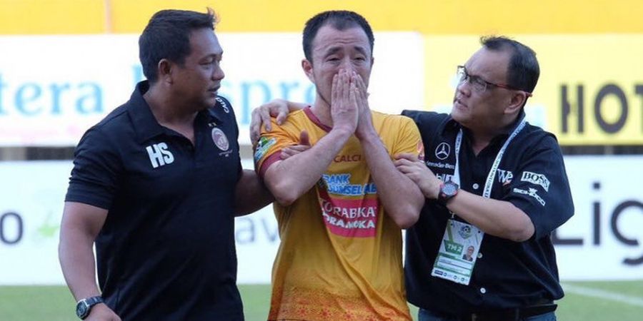 Mengharukan, Fan Melahirkan Kapten Sriwijaya FC Berikan Bingkisan Cantik Ini