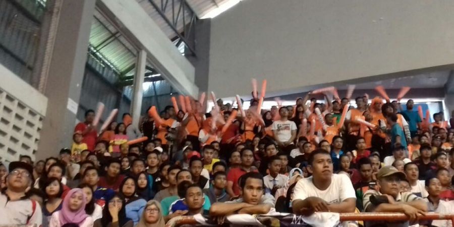 Final Four Proliga 2018 - Amboi! Kompak Nian Paduan Suara Suporter Jakarta BNI Taplus