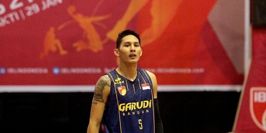 Demi Pelita Jaya, Daniel Wenas Habiskan Malam Natal di Lapangan Basket